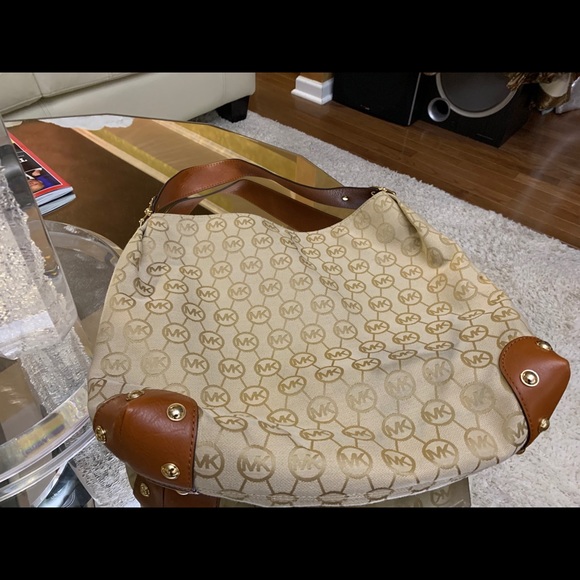 Michael Kors Shoulder Handbag - Picture 4 of 4